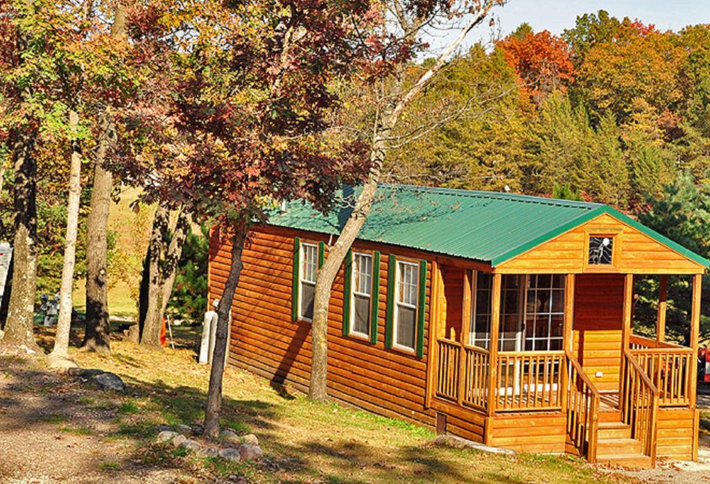 Arrowhead Camping Resort Deluxe Cabin 4 Douglas Center Exterior photo