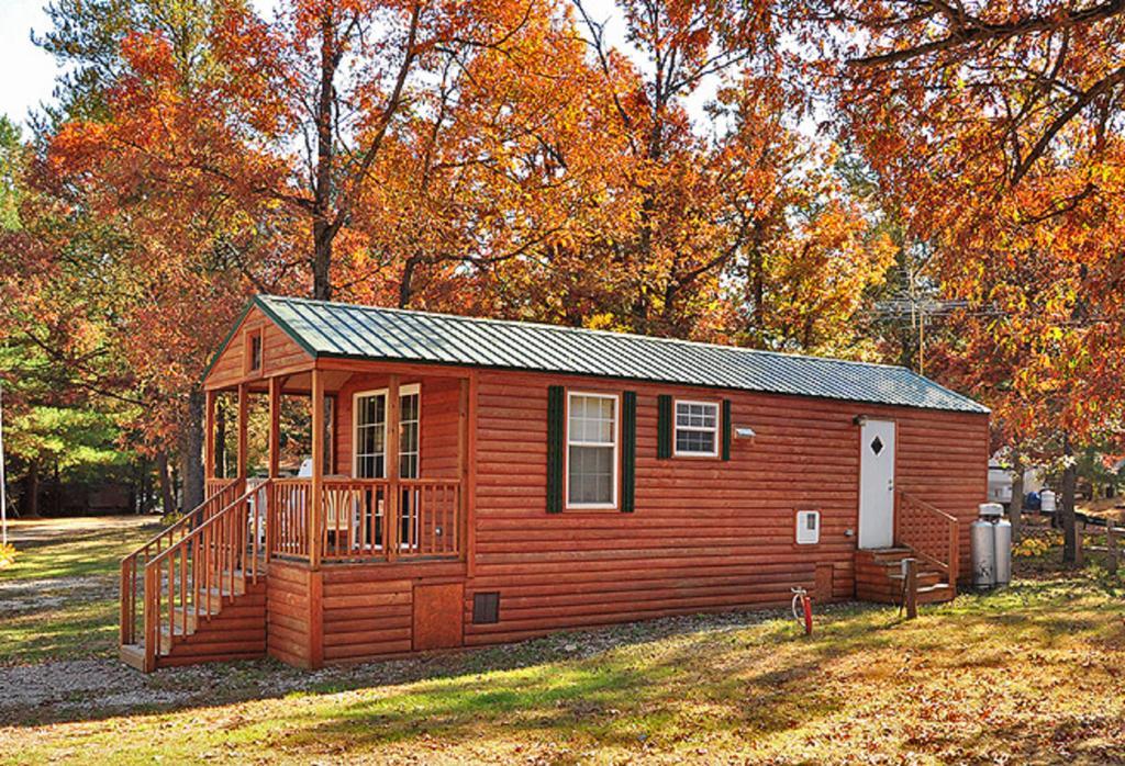 Arrowhead Camping Resort Deluxe Cabin 4 Douglas Center Exterior photo